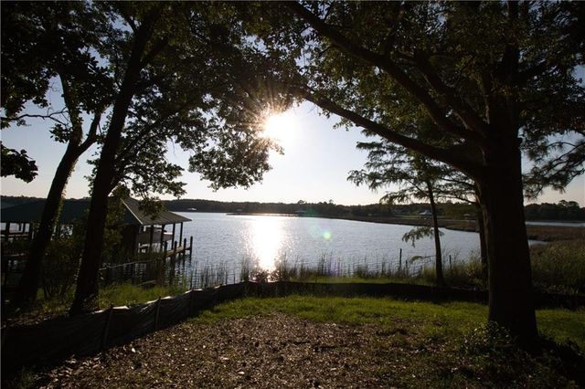 3850 Bebee Point Drive, Theodore, AL 36582