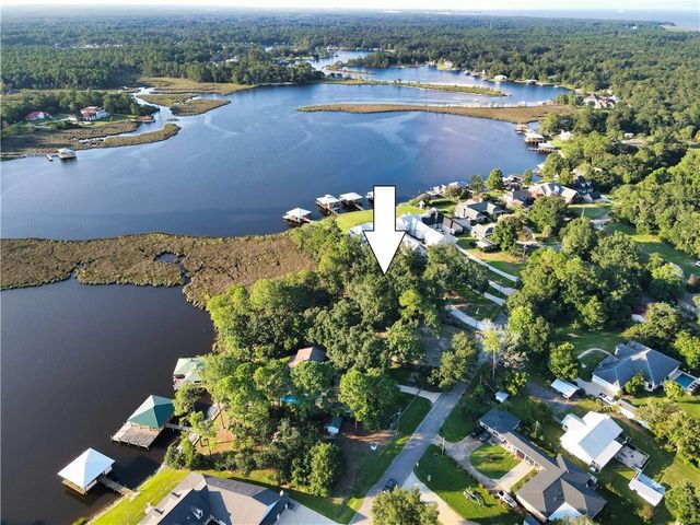 3850 Bebee Point Drive, Theodore, AL 36582