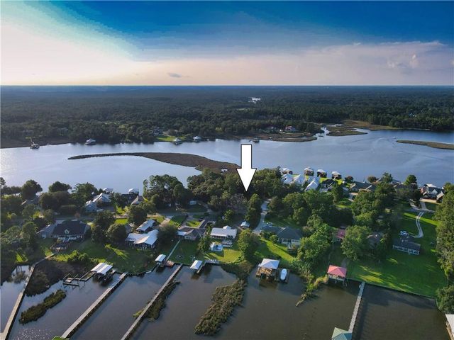 3850 Bebee Point Drive, Theodore, AL 36582