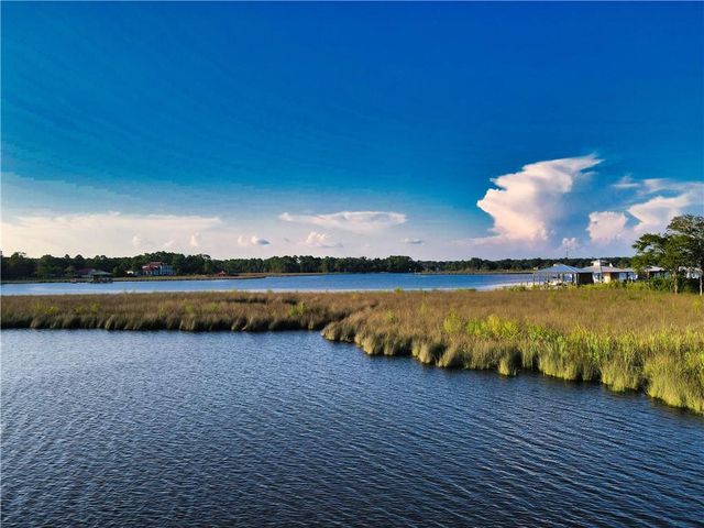 3850 Bebee Point Drive, Theodore, AL 36582