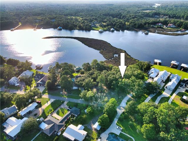 3850 Bebee Point Drive, Theodore, AL 36582