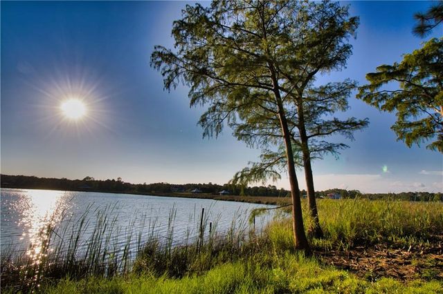 3850 Bebee Point Drive, Theodore, AL 36582
