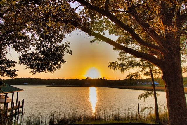 3850 Bebee Point Drive, Theodore, AL 36582