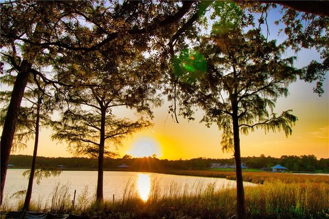 3850 Bebee Point Drive, Theodore, AL 36582