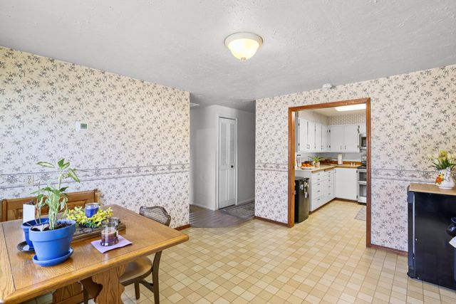 2590 Happy Valley Drive, Medford, OR 97501