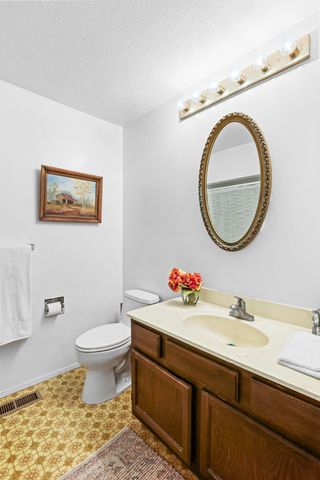 2590 Happy Valley Drive, Medford, OR 97501