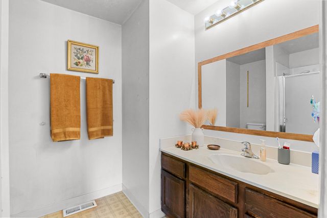 2590 Happy Valley Drive, Medford, OR 97501