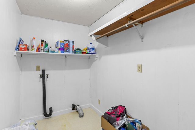 2590 Happy Valley Drive, Medford, OR 97501