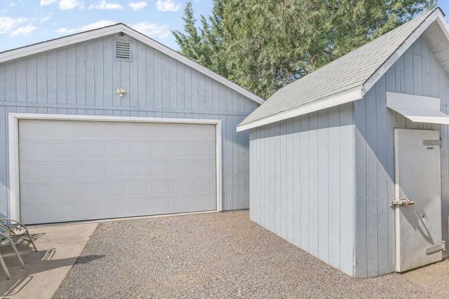 2590 Happy Valley Drive, Medford, OR 97501