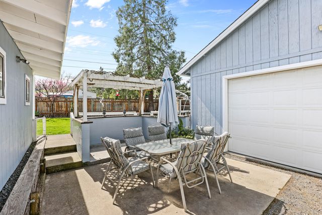 2590 Happy Valley Drive, Medford, OR 97501