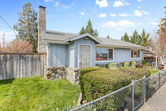 2590 Happy Valley Drive, Medford, OR 97501