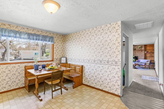 2590 Happy Valley Drive, Medford, OR 97501