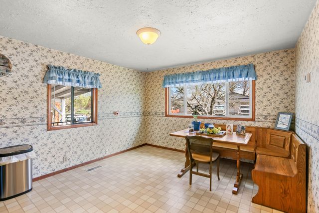 2590 Happy Valley Drive, Medford, OR 97501