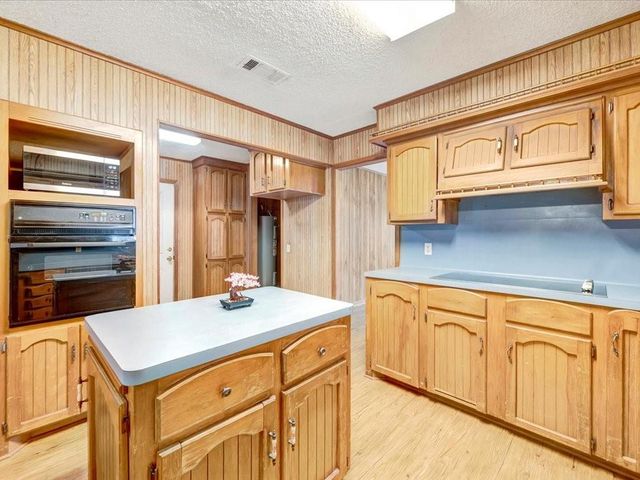 312 Pinecrest Drive, Trinity, TX 75862