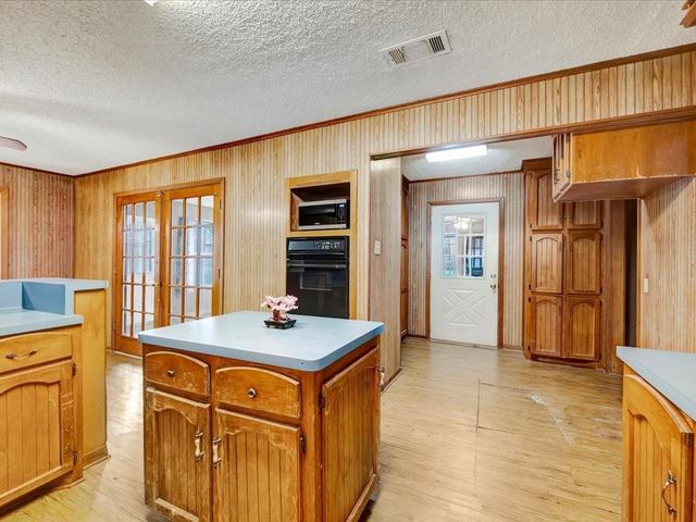 312 Pinecrest Drive, Trinity, TX 75862