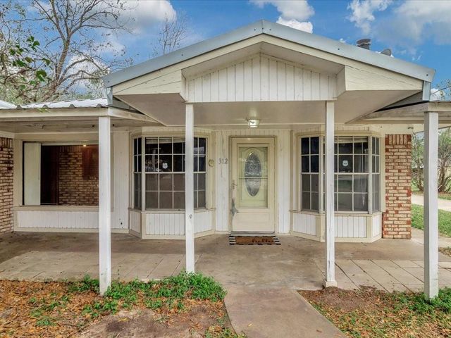 312 Pinecrest Drive, Trinity, TX 75862