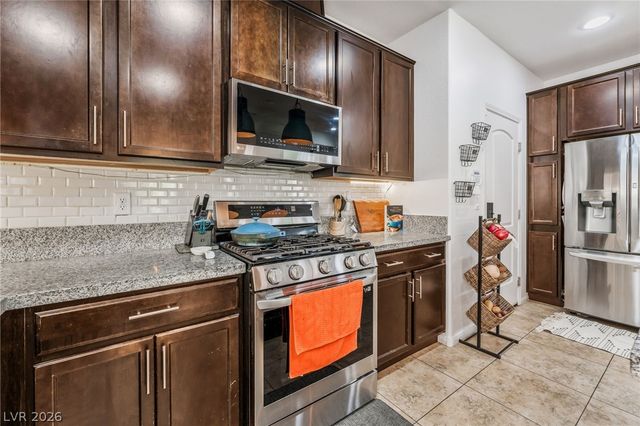 6733 Chelsea Ridge Court, North Las Vegas, NV 89084