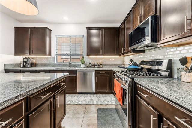 6733 Chelsea Ridge Court, North Las Vegas, NV 89084