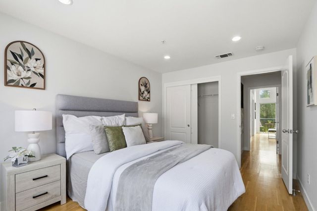 993 Asilomar Terrace 3, Sunnyvale, CA 94086