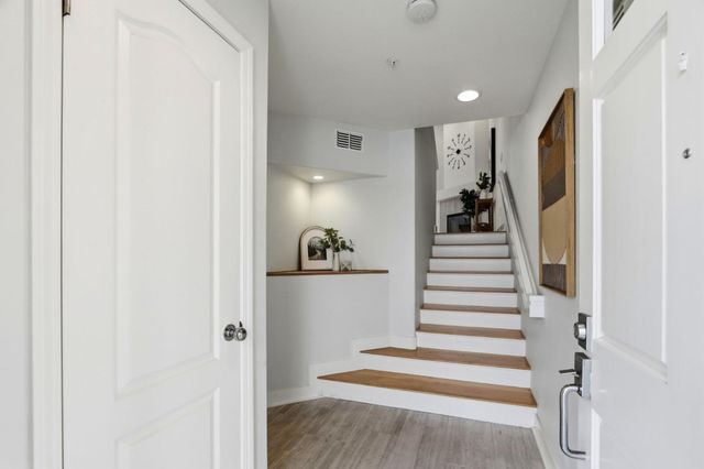993 Asilomar Terrace 3, Sunnyvale, CA 94086