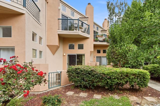 993 Asilomar Terrace 3, Sunnyvale, CA 94086