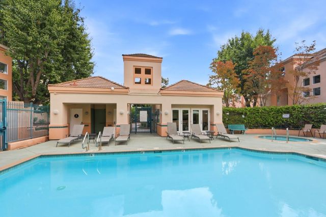 993 Asilomar Terrace 3, Sunnyvale, CA 94086