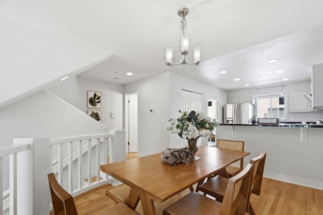 993 Asilomar Terrace 3, Sunnyvale, CA 94086