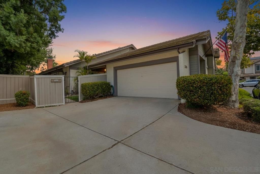 13286 Creek Park Ln, Poway, CA 92064