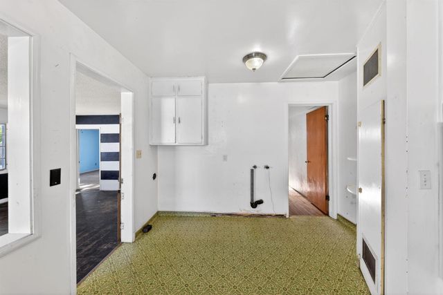 1025 W Fedora Avenue, Fresno, CA 93705