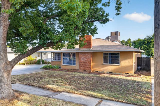 1025 W Fedora Avenue, Fresno, CA 93705