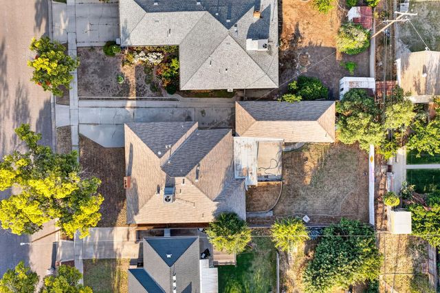1025 W Fedora Avenue, Fresno, CA 93705
