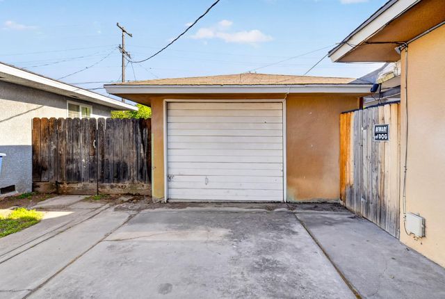 1025 W Fedora Avenue, Fresno, CA 93705