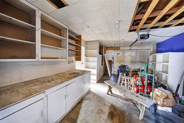 1025 W Fedora Avenue, Fresno, CA 93705