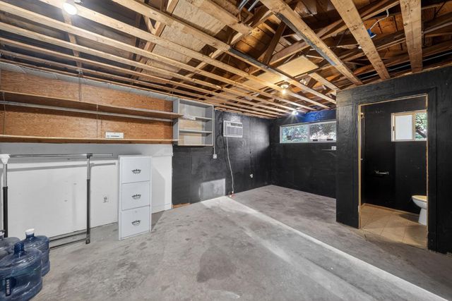 1025 W Fedora Avenue, Fresno, CA 93705
