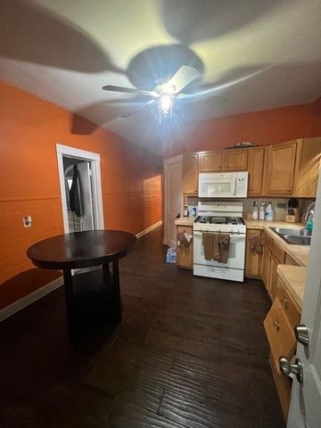 5215 W Van Buren Street, Chicago, IL 60644