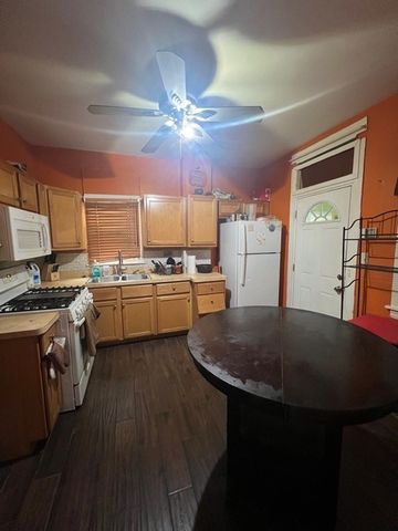 5215 W Van Buren Street, Chicago, IL 60644