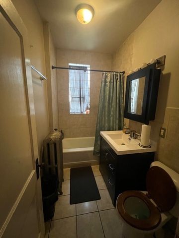 5215 W Van Buren Street, Chicago, IL 60644