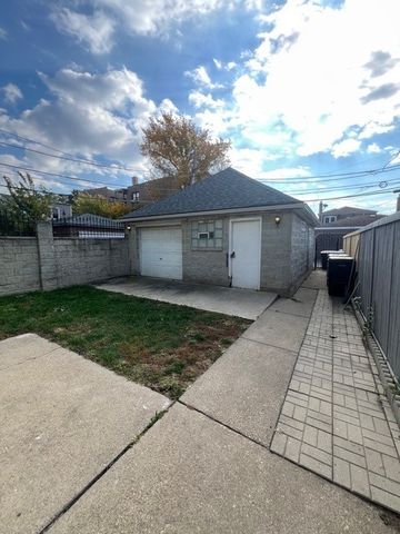 5215 W Van Buren Street, Chicago, IL 60644