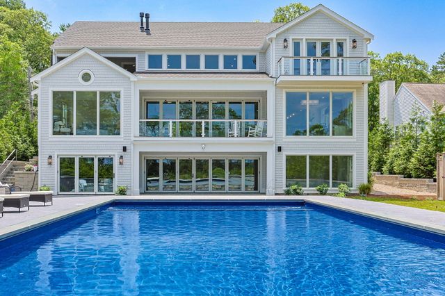 26 Wheeler Road, Mashpee, MA 02649
