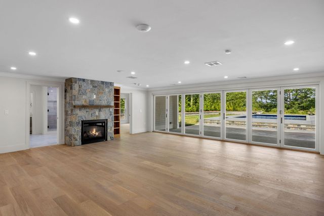 26 Wheeler Road, Mashpee, MA 02649