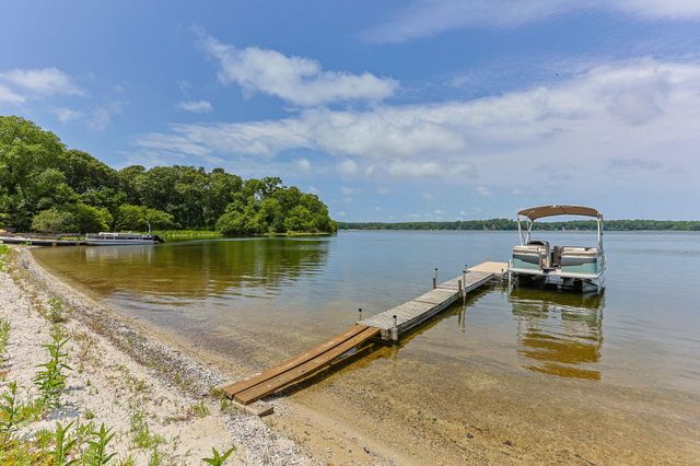 26 Wheeler Road, Mashpee, MA 02649