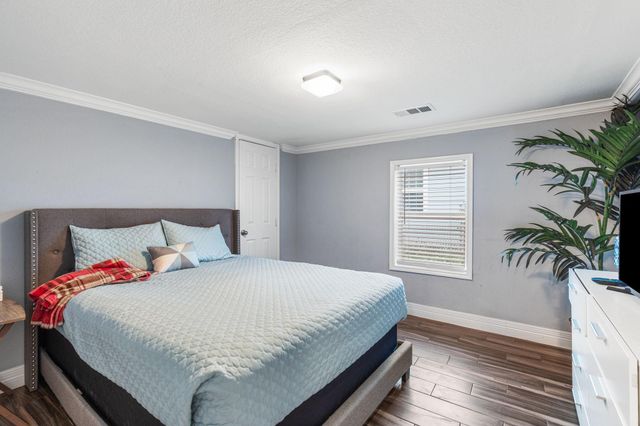2217 Grover Avenue, Galveston, TX 77551