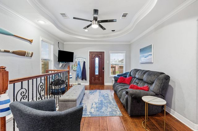 2217 Grover Avenue, Galveston, TX 77551