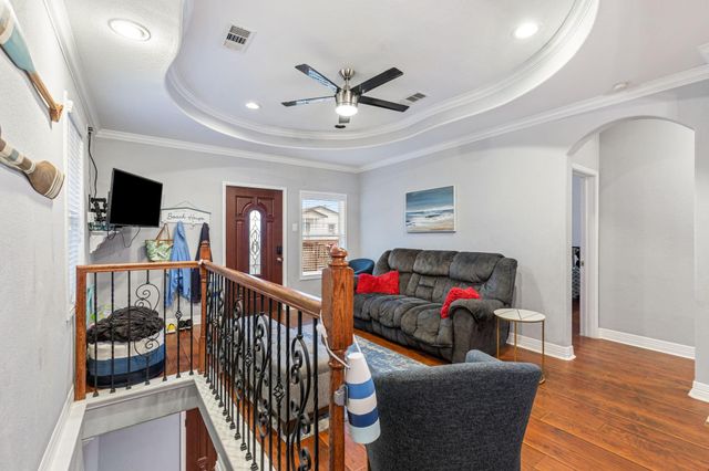 2217 Grover Avenue, Galveston, TX 77551