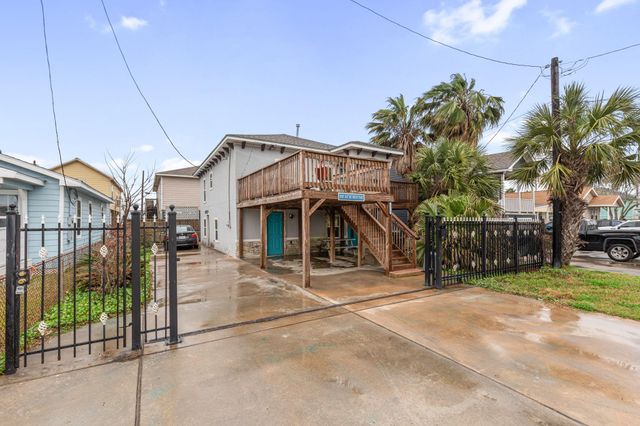 2217 Grover Avenue, Galveston, TX 77551