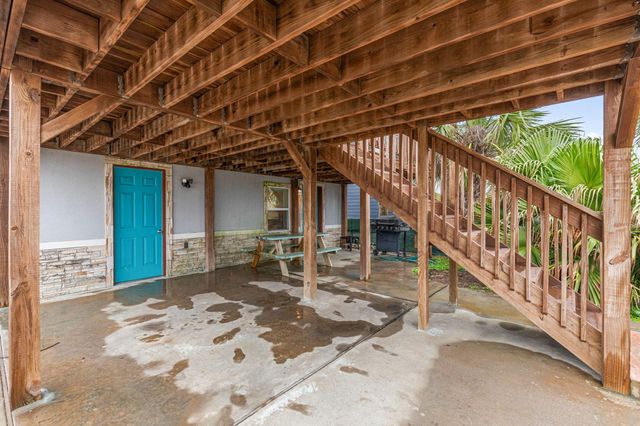 2217 Grover Avenue, Galveston, TX 77551
