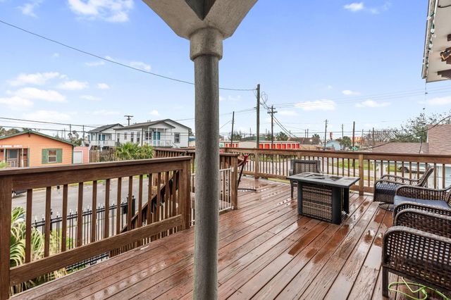 2217 Grover Avenue, Galveston, TX 77551