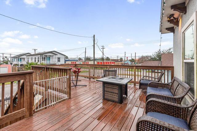 2217 Grover Avenue, Galveston, TX 77551