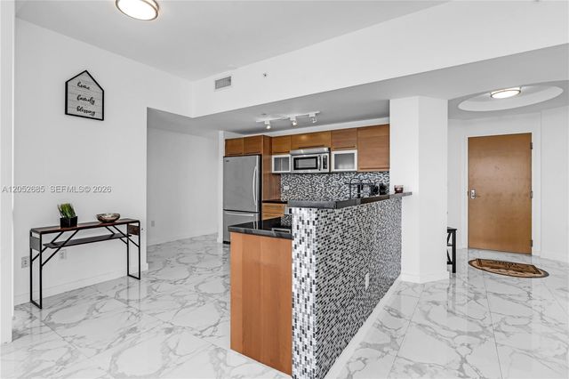 244 Biscayne Boulevard 4708, Miami, FL 33132