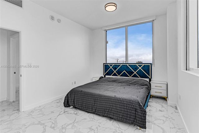 244 Biscayne Boulevard 4708, Miami, FL 33132
